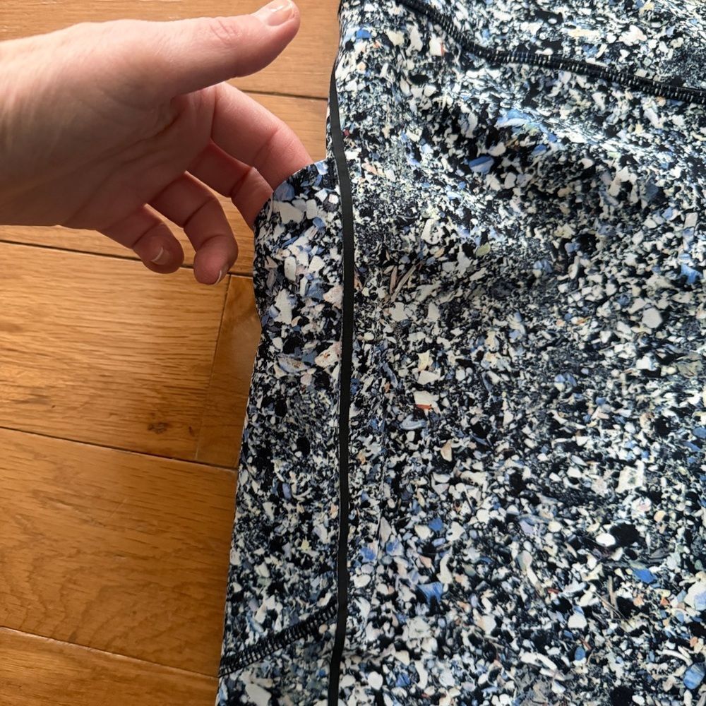 Lululemon Chase Me Crop SW Leggings Seawheeze Pattern Size 8 High Rise Cropped - Picture 5 of 11